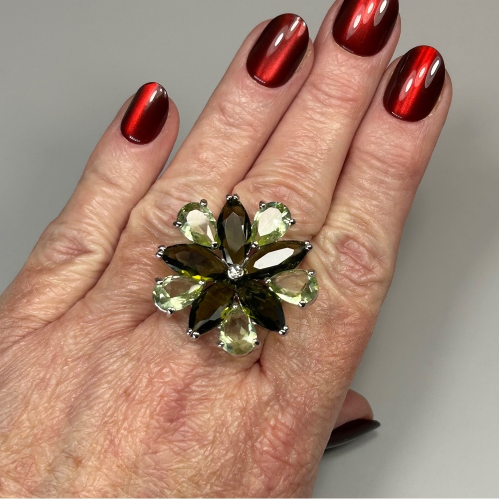 Sparkling Camille Lucie Green Floral Stone Silver Plated Statement Ring